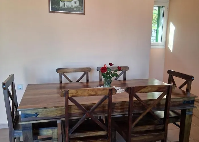 Makris House-giasemi *