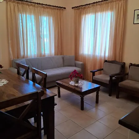 Makris House-giasemi * Agia Efimia