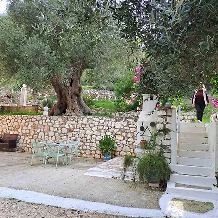 Makris House-giasemi Agia Efimia