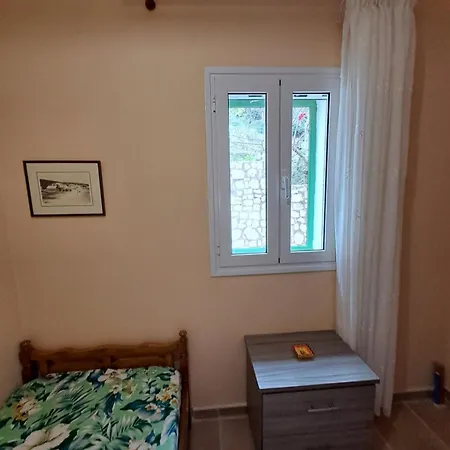 Makris House-giasemi * Айя-Евфимия