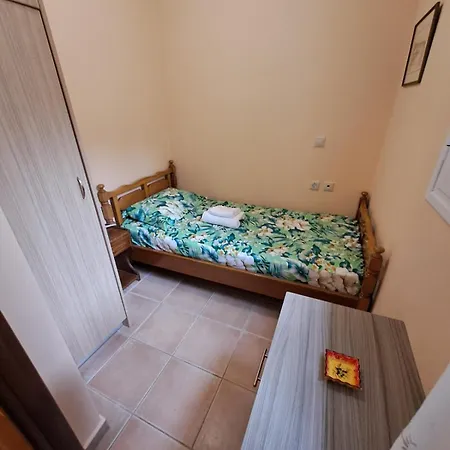 Makris House-giasemi * Agia Efimia