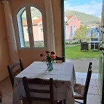 Makris House-giasemi 아파트