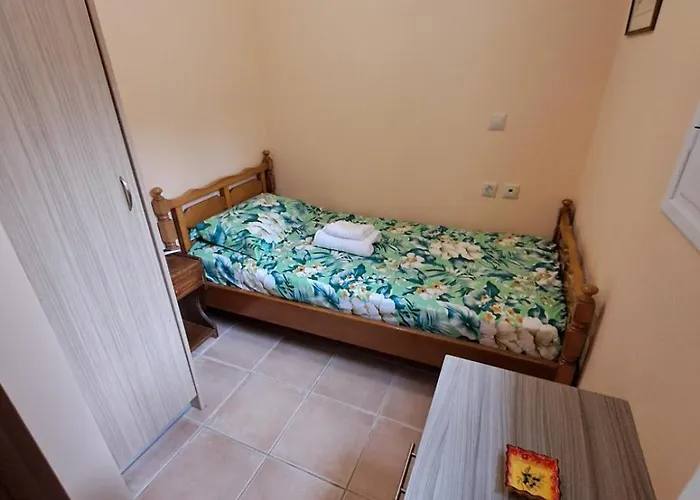 Makris House-giasemi * Agia Efimia